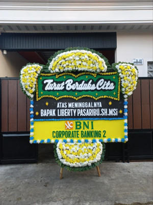 Papan Bunga Duka di Tambak Sari